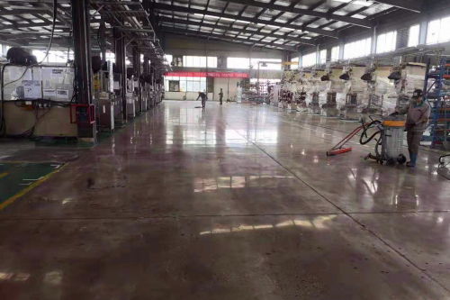 舊地坪打磨施工細(xì)節(jié)對(duì)工廠地坪改造價(jià)格的影響分析
